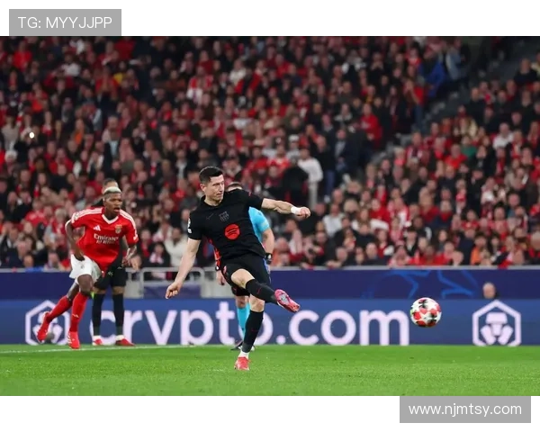 巴萨看似回暖,问题仍在累积,赛季后期稳定性面临考验 巴萨看似回暖,问题仍在累积,赛季后期稳定性面临考验