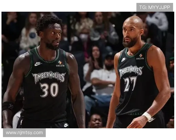 朱利叶斯·兰德尔挡拆提升空切效率，拉开与队友关键得分差距